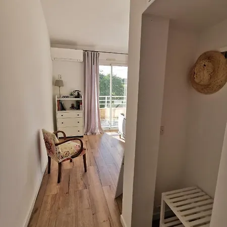 La Du Saunei Castelnau-de-Guers